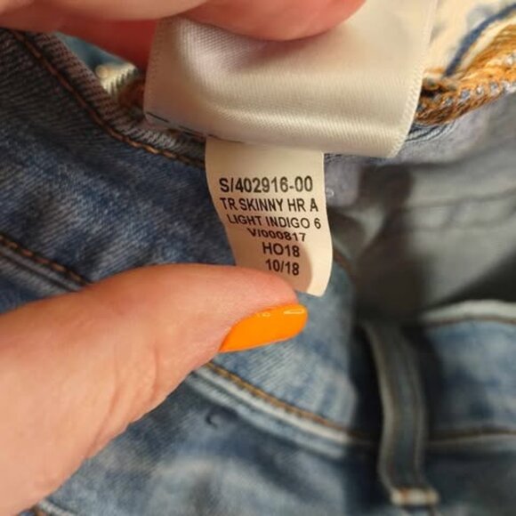 GAP Blue Denim True Skinny High-Rise Button Fly Jeans Size 26 Distressed Raw Hem - Picture 7 of 11